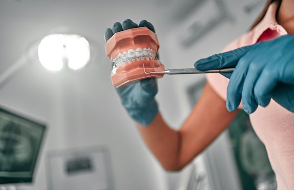 La clinique de l'Île Perrot propose-t-elle des programmes éducatifs sur la santé bucco-dentaire ?