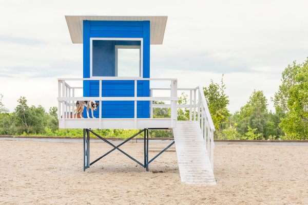 Découvrez comment la tour d'observation montessori stimule l'éveil