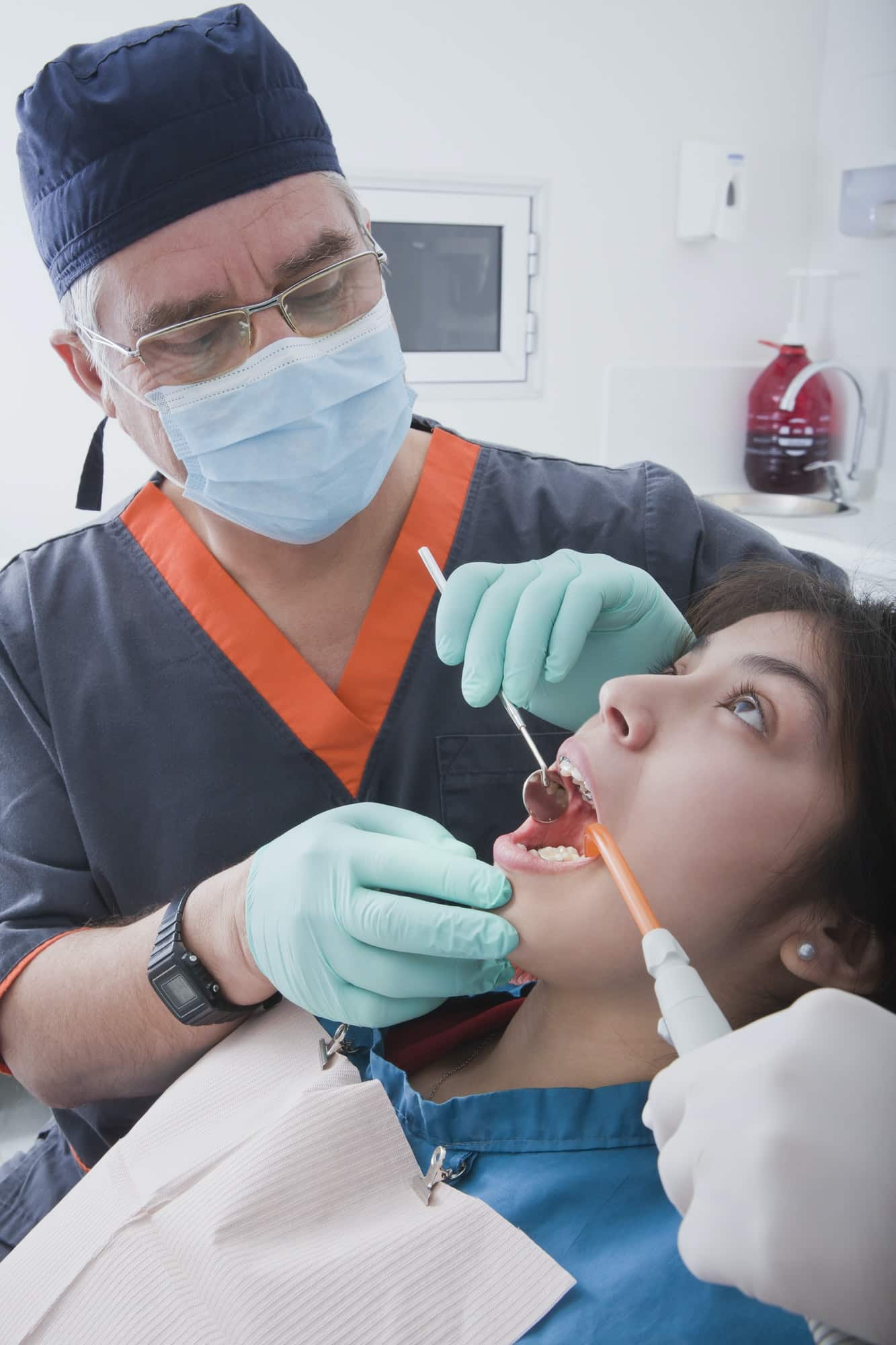 Quels services dentaires sont disponibles dans votre clinique dentaire sur le boulevard Newman à Lasalle?